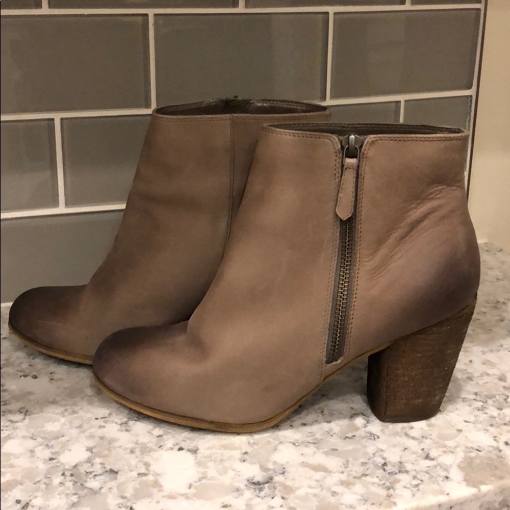 BP. tan healed booties, barely worn. Size 9W.
